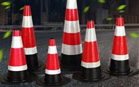 Công Dụng Của Cọc Giao Thông Phản Quang Trong Cuộc Sống