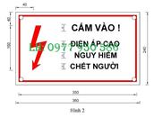 Biển báo "Cấm vào! Điện áp cao nguy hiểm chết người"