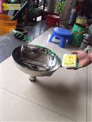Châu Hưng Bồn rửa mắt khẩn cấp gắn tường EW 402