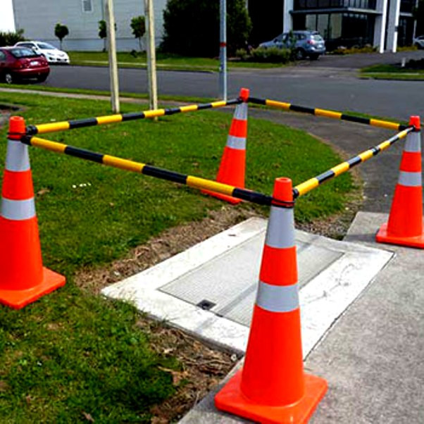 Cọc giao thông loại phản quang ngoài thực tế